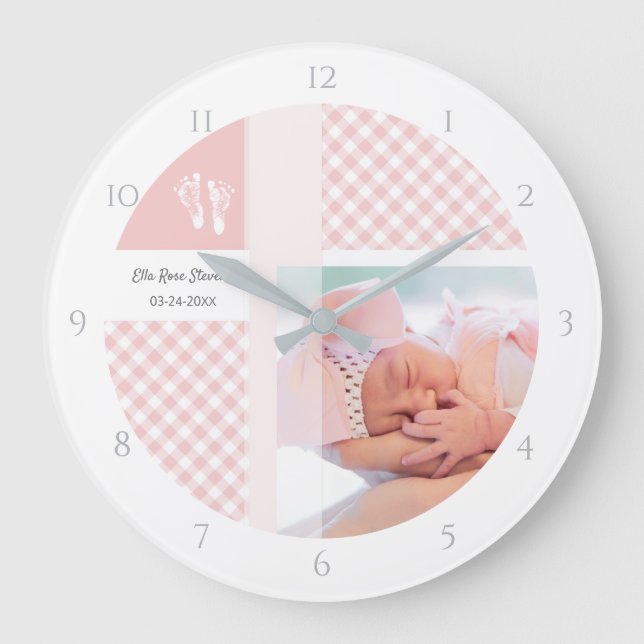 Pink Foto Birth Memento Gingham Footprints Große Wanduhr (Vorderseite)