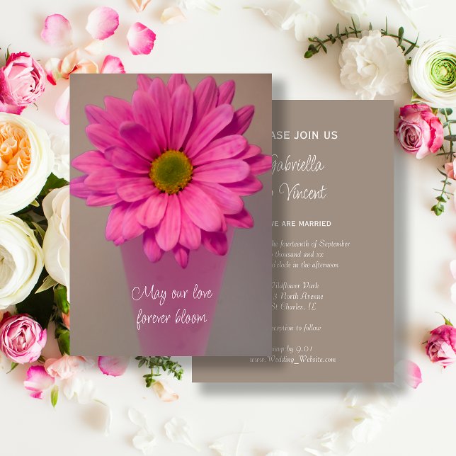 Pink Gerber Daisy Blume in Vase Wedding Einladung (Von Creator hochgeladen)