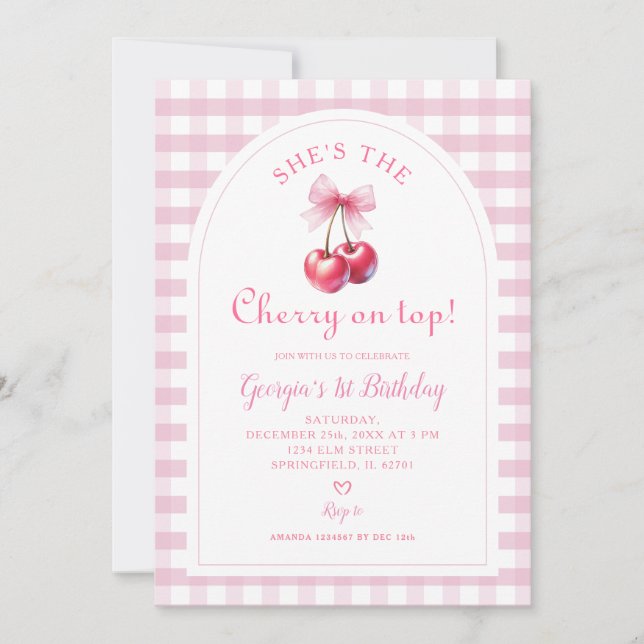 Pink Gingham mit Bow She's Cherry am Top Birthday Einladung (Vorderseite)