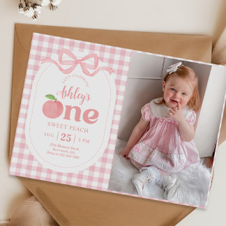 Pink Gingham Peach First Birthday Foto Einladung