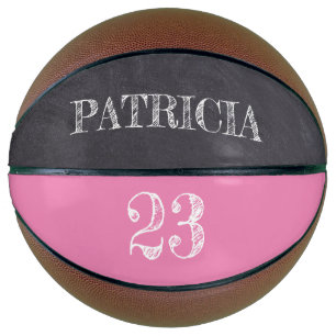 Pink Girl Name Sportnummer Chalkboard Ätzung Basketball