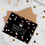 Pink & Gold Confetti Crown Sweet 16 Geburtstagspar Folie Einladungspostkarte<br><div class="desc">Chic Sweet 16 Postcard Einladung in schwarz bedruckt mit Konfetti in Rosa und Weiß und Gold Folie. Sweet 16 Einladung Postkarte personalisiert mit dem Namen des Geburtstagsmädchens unter einer goldenen Prinzessin-Krone.</div>