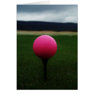 Pink Golf Ball auf dem Golfplatz