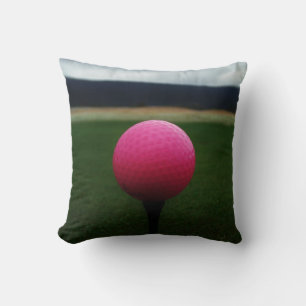 Pink Golf Ball auf dem Golfplatz Kissen