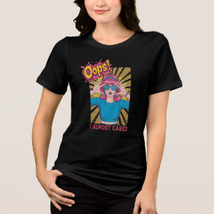 Pink-haarige Popart-Mädchen kümmern sich nicht Tri-Blend Shirt