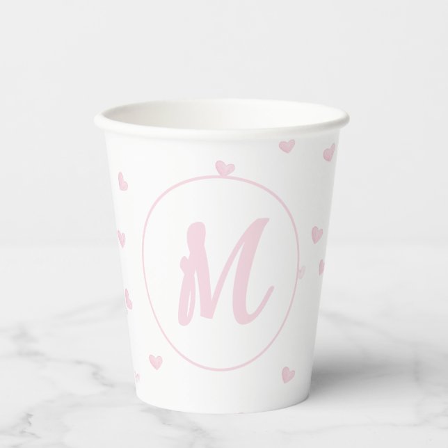 Pink Heart Pattern Girly Romantic Mit Monogramm Pappbecher (Vorderseite)