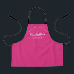 Pink Homemade mit Liebe Custom Küche Schürze<br><div class="desc">Lasst uns backen. Passen Sie den Namen auf dieser personalisierten Schürze an. Hier in Rot mit weißer Typografie in einer stilvollen Behandlung. Ermuntern Sie den Süßbäcker in Ihrem Leben, einen kleinen Geschäftsbäckereibesitzer mit einem besonderen Geschenk. Ideal zum Backen dieser leckeren Goodies, Leckereien, Kuchen, Kekse und vieles mehr. Mit den Worten...</div>