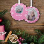 Pink Hübsch Snowflakes Baby Girl's 1. Weihnachtsfe Ornament Karte<br><div class="desc">Foto-Ornament feiert die erste Weihnachtsfeier Ihres kleinen Mädchens mit Schneeflocken in Weiß gegen Rosa und zwei Fotos Ihrer Tochter.</div>