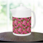 Pink Hydrangea Bloms Blumenmuster<br><div class="desc">Weiße Keramik Teekanne mit Deckel,  das ein Foto von rosa Hydrangea Blüten in einem wiederholt aufgedruckten Muster zeigt. Ein schönes,  blumengeschmücktes Design!</div>