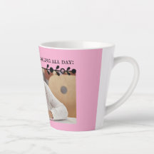 Pink Introvert Meme Latte Tasse