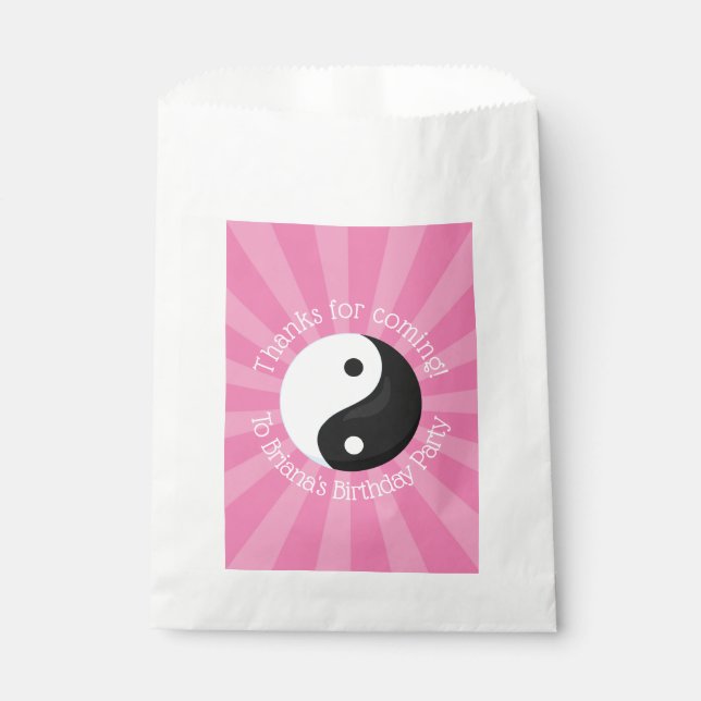 Pink Karate Gastgeschenke für eine Girl-Gefallen-T Geschenktütchen (Vorderseite)