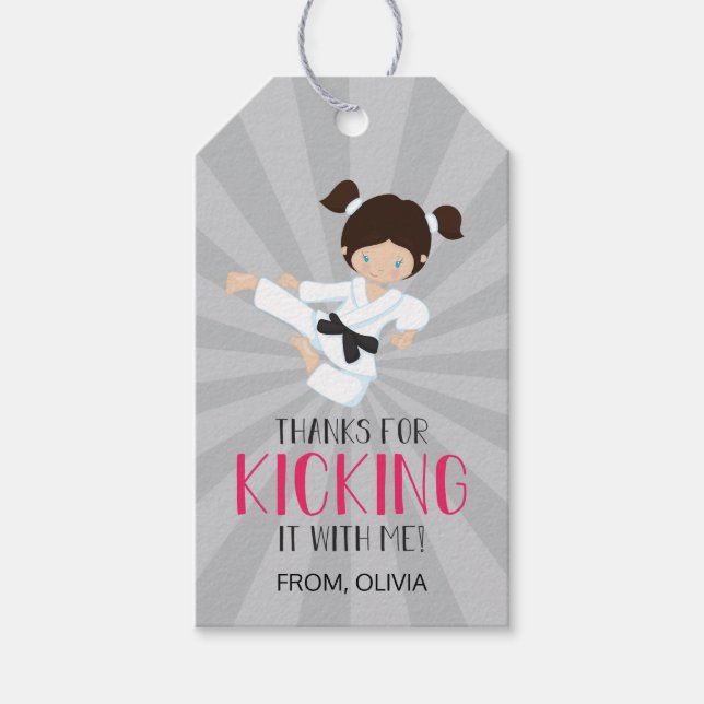 Pink Karate Girl Birthday Geschenkanhänger (Vorderseite)