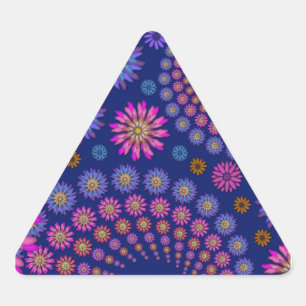 Pink Lila Blue Floral Pattern auf Blue Dreieckiger Aufkleber