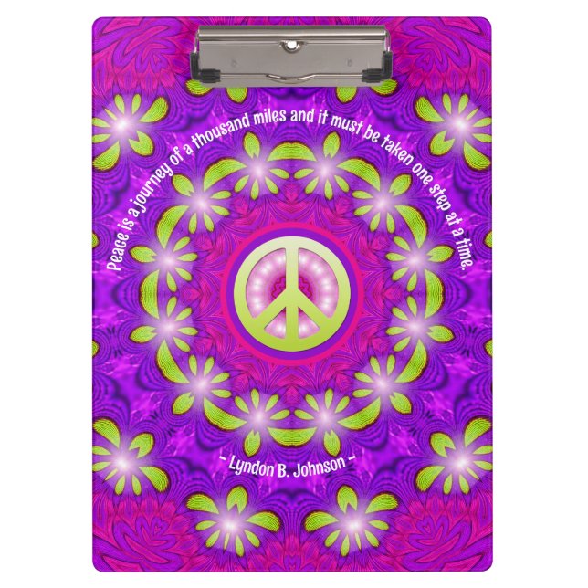 Pink Lila Green Glow Peace Energy Mandala Klemmbrett (Vorderseite)