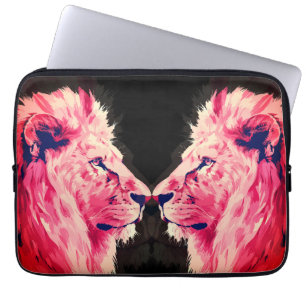 Pink Lion Majestät auf schwarzer Leinwand Laptopschutzhülle