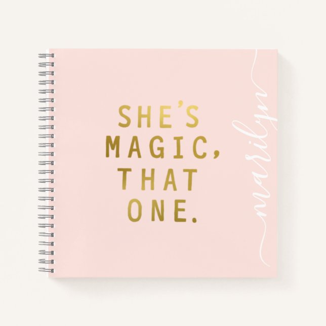 Pink Metallic Gold Girl Power Sie ist Magic Custom Notizbuch (Vorderseite)