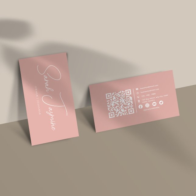 Pink Minimalistisch Elegant Scannable Qrcode Visitenkarte (Von Creator hochgeladen)