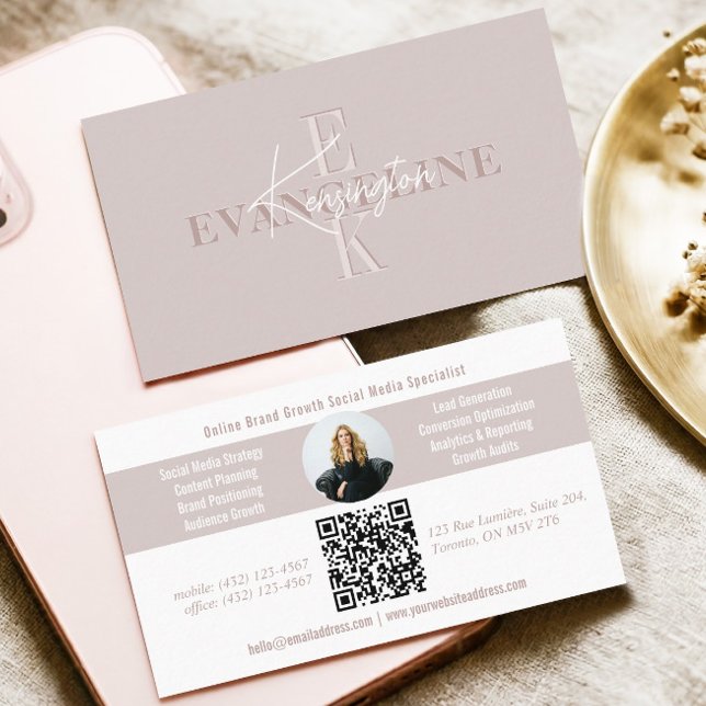 Pink Modern Minimal Monogram Script Photo QR Code Visitenkarte (Pink Modern Minimal Monogram Script Photo QR Code Business Card)