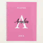 Pink Monogram Script Inspiration Planner Planer<br><div class="desc">Pink Monogram Script Inspirational Planner, leicht zu personalisieren die Formulierung auf der Titelseite (Monogramm Initial, Name Skript, Jahr und Titel) mit dem Online-Personalisierungstool vor der Bestellung. Wenn Sie die Formulierung personalisiert haben, wenn Sie feststellen, dass Sie die Textgröße des Schriftartes auf der Frontabdeckung ändern müssen, oder wenn Sie das Layout...</div>