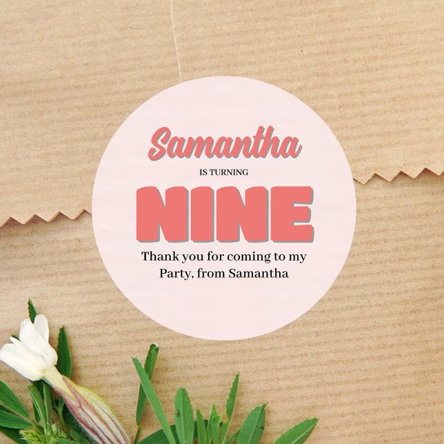 Pink Ninth Birthday Girl Party Floral Runder Aufkleber (Pink ninth birthday party favor sticker. )