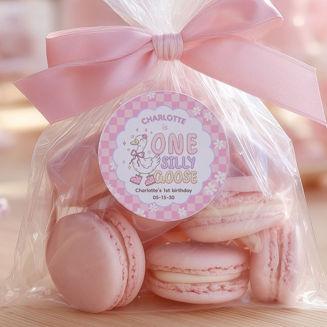 Pink One Silly Goose - Girl's First Birthday Runder Aufkleber (Pink One Silly Goose. Girl First birthday Stickers for Birthday cookies.)
