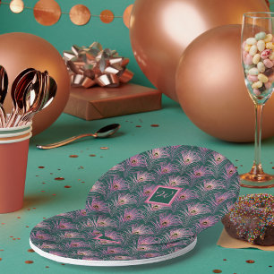 Pink Peacock Feathers und Monogram on Deep Green Pappteller