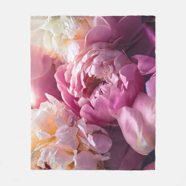 Pink Peonies: Luxuriöse florale Kunst. Fleecedecke (Vorderseite)