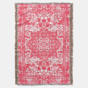 Pink Petals über Kilim Dreams Decke