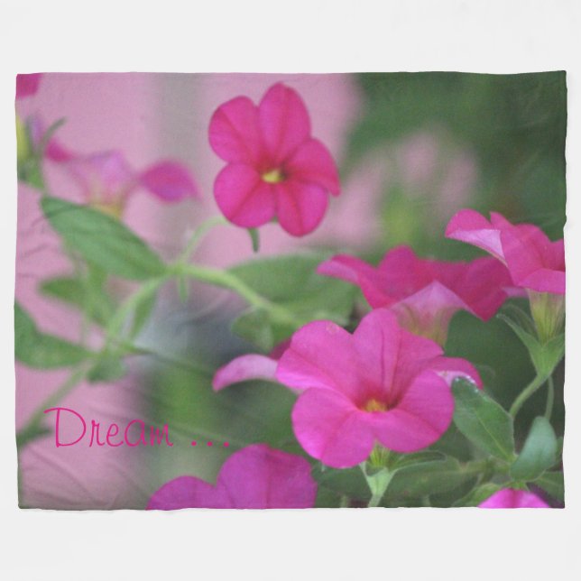Pink Petunia Fleece Blanket (Vorderseite (Horizontal))