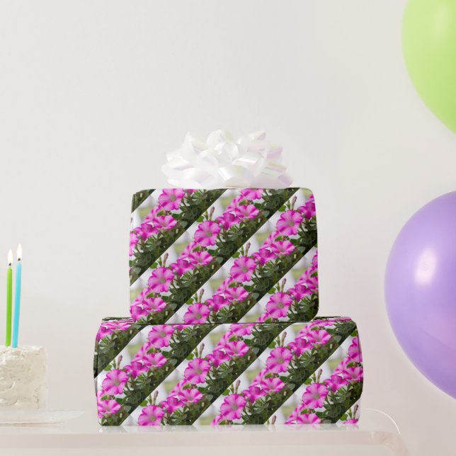 Pink Petunia Passion Geschenkpapier (Partygeschenke)