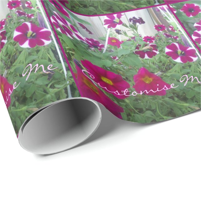 Pink Petunias Geschenkpapier (Rolleneckpunkt)
