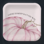 Pink Pumpkin Girl Babydusche Pappteller<br><div class="desc">Ein großer rosafarbener Kürbis hebt diese niedlichen Baby-Duschpapier-Teller hervor mit den Worten "Ein kleiner Kürbis ist auf dem Weg",  die oben um den Kopf gewölbt sind. (Erhältlich auch in blau und minze.) PASSENDE Artikel in unserem Geschäft.</div>