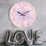 Pink purple marble glitter sparkle große wanduhr<br><div class="desc">Pink marble print decorated with purple faux glitter dust.  Golden numbers.</div>