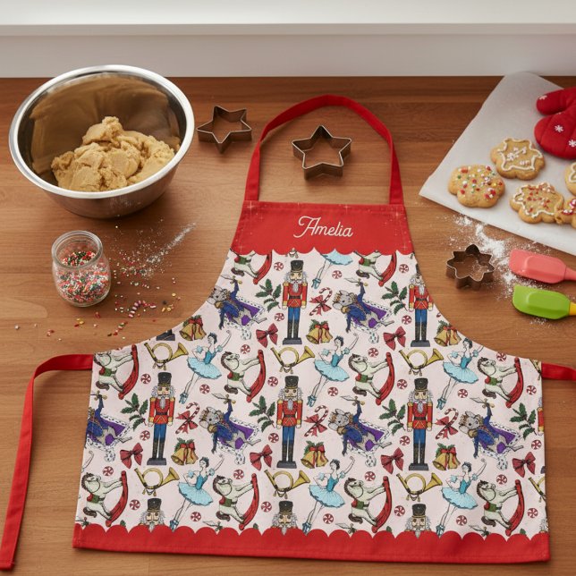 Pink & Red Christmas Nutcracker Ballet Kids Schürze (Cute Pink and Red Christmas Kids Cookie Baking Apron. Nutcracker Ballerina Mouse King Ballet Pattern)