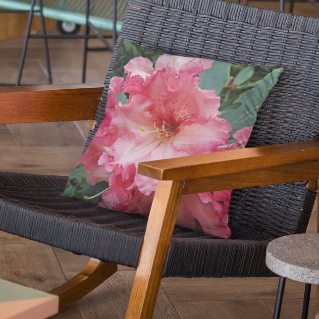 Pink Rhododendron Bloom Floral Kissen (In Situ Patio)