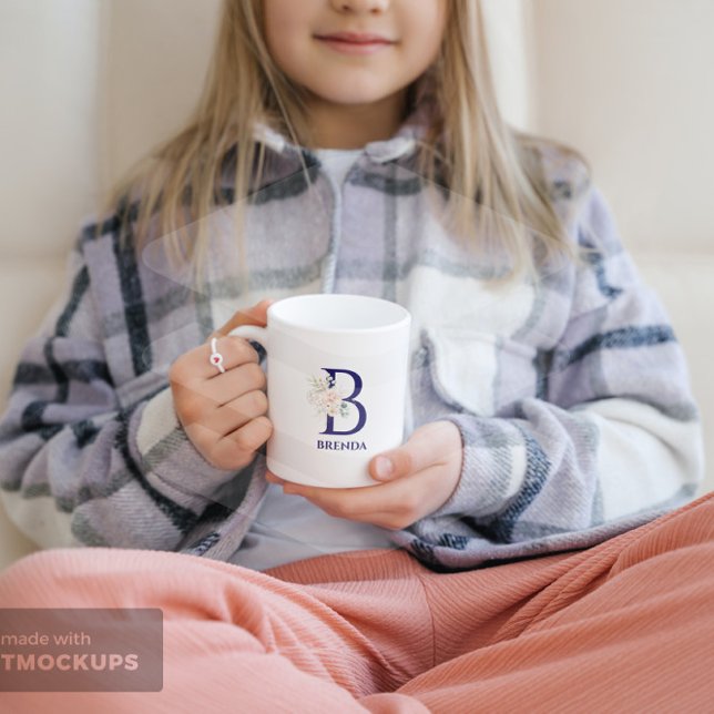 Pink rose floral bouquet blue monogram tasse (Von Creator hochgeladen)