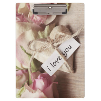 Pink Roses mit Herzdesign personalisieren Klemmbrett