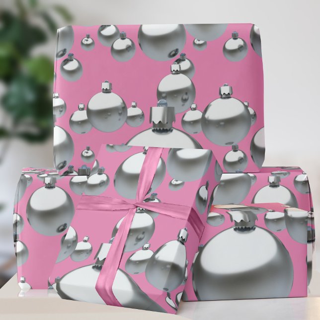 Pink Silber Baubles Weihnachtswrapping Paper Geschenkpapier (A bold pink and silver Christmas Ornament pattern gift wrap just for you)
