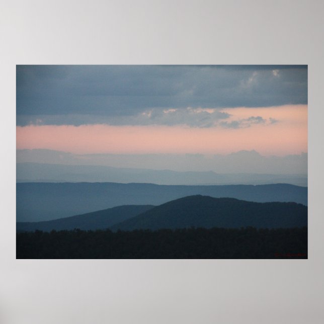 Pink Sky Blue Mountains Poster (Vorne)