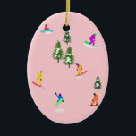 Pink Snowboarder Snowboarden Illustration Keramik Ornament<br><div class="desc">Coole skurrile Illustrationskunst von bunten Snowboardern,  Snowboarden in Bergen zwischen Kiefern,  Fichten und Kiefern auf frischem Schneemulver. Snowboard und Xmas Outdoor Sport in einem Winterwald. Snowboarder Geschenke. Snowboard-Design für sie</div>