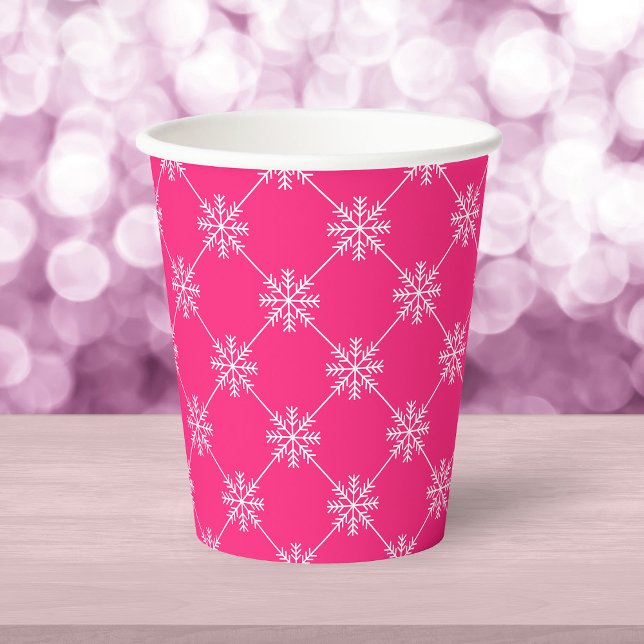 Pink Snowflakes Diagonal Square Muster Pappbecher (Von Creator hochgeladen)