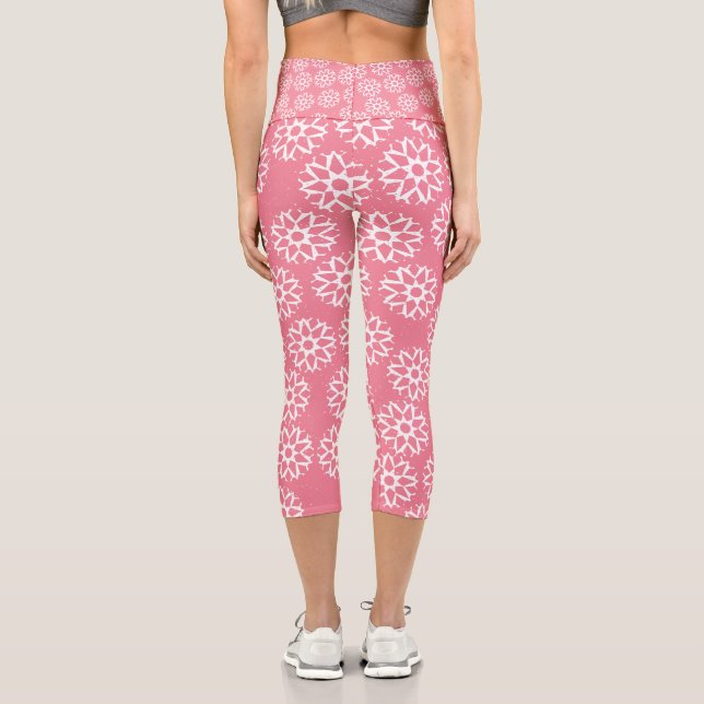 Pink Snowflakes Patterns Festive Frosty Winterland Capri Leggings (Rückseite)