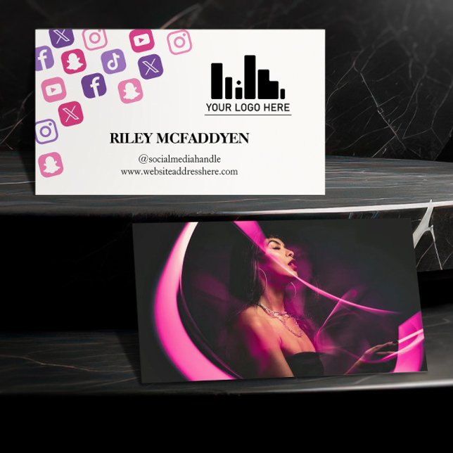 Pink Social Media Icons Logo-Influencer-Podcaster Visitenkarte (Von Creator hochgeladen)