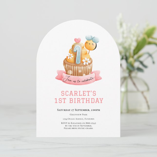 Pink Sunshine Cupcake 1st birthday Einladung (Stehend Vorderseite)