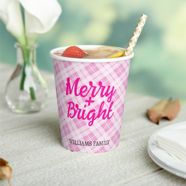 Pink tartan Christmas Merry Bright Familienname Pappbecher (In Situ)