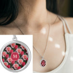 Pink und Rote Rosen Muster florale Monogramm Versilberte Kette<br><div class="desc">Schöne farbenfrohe Blumenmotive. Dieses Design sieht für jedes Produkt gut aus. ⭐ PERSONALISIEREN Sie diese Vorlage mit Ihren Bildern. ⭐ EDIT weiter,  um weitere Änderungen vorzunehmen. ⭐ ÜBERTRAGEN dieses Design auf jedes Produkt. Besuchen Sie alle meine Geschäfte auf bit.ly/SandyspiderStores (schneiden und einfügen).</div>
