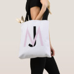 Pink und Schwarz Monogramm Totbeutel Tasche<br><div class="desc">Zeitgenössischer Schriftart. Einfach. Initiale. Monogramm. Modern. Tragetasche. Rosa und Schwarz.</div>