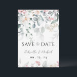 Pink Watercolor Blumengrün Hochzeit Save The Date<br><div class="desc">Schöne,  moderne und elegante rosafarbene Blume in Cremefarben mit sanftem Aquarell. Ein perfektes "Save the Date" für alle Jahreszeiten. Jenseits von Raffinesse. Eine einfache und schicke Typografie wird hinzugefügt,  um diese Hochzeitsfeier in einer überwältigenden Präsentation für alle Ihre eingeladenen Gäste zu beenden. Absolut atemberaubend.</div>