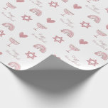 Pink Watercolor Hanukkah Wrapping Paper Geschenkpapier<br><div class="desc">Dieser rosa Watercolor Star von David Wrapping Paper zeigt ein Muster von Herzen,  Regenbögen und Star of David. Es ist das perfekte gürtelförmige Papier für Hanukkah.</div>