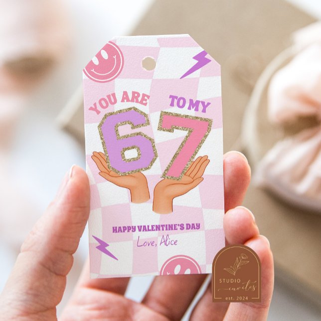 Pink Wavy Retro 67 Valentine Tag Geschenkanhänger (Von Creator hochgeladen)